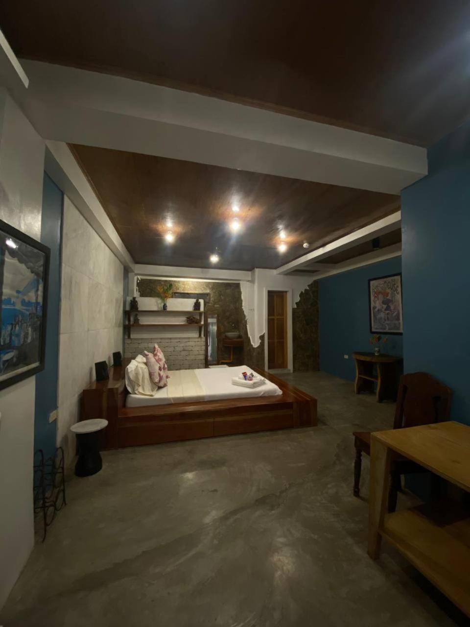 Stone Creek House Bed & Breakfast Romblon Room photo