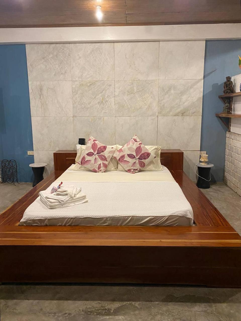 Stone Creek House Bed & Breakfast Romblon Exterior photo